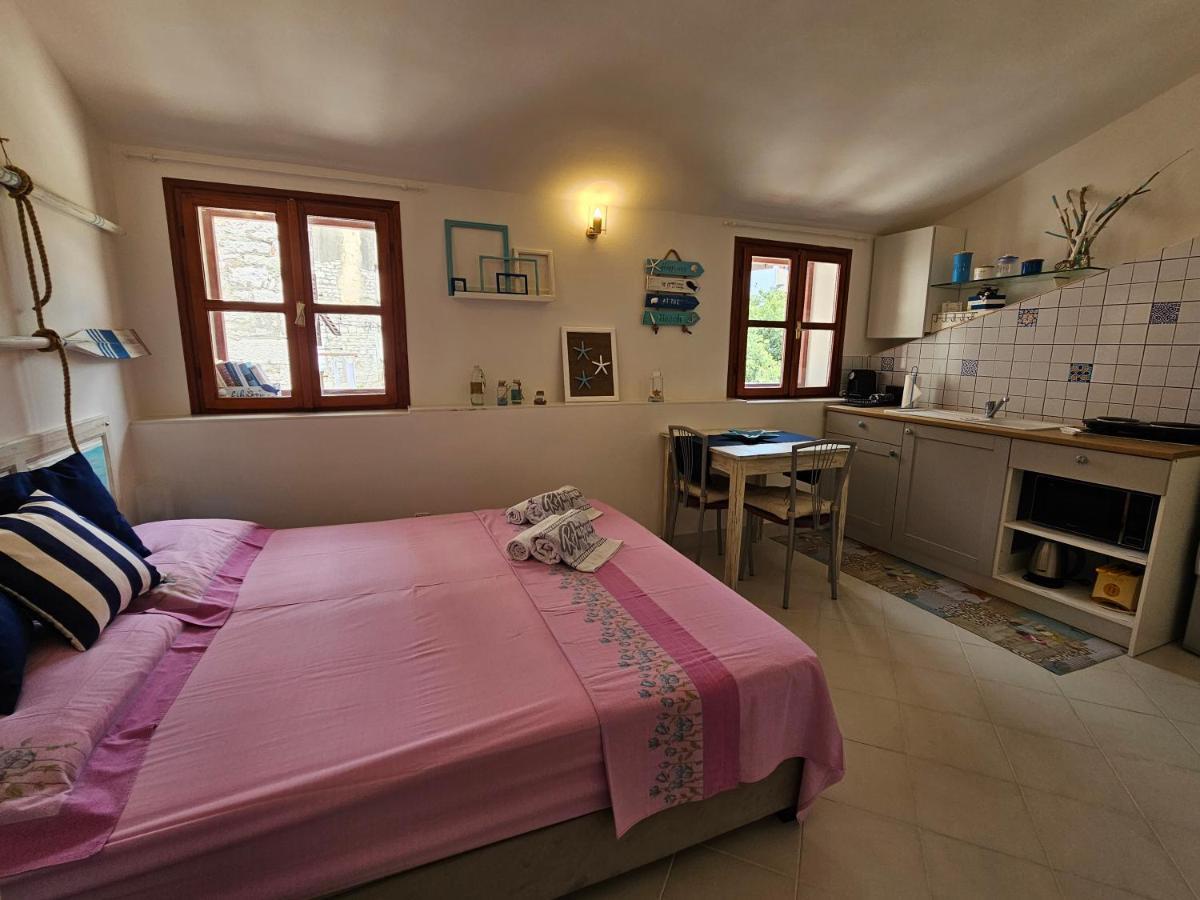 רוביני Studio Mare Fuori With Terrace מראה חיצוני תמונה